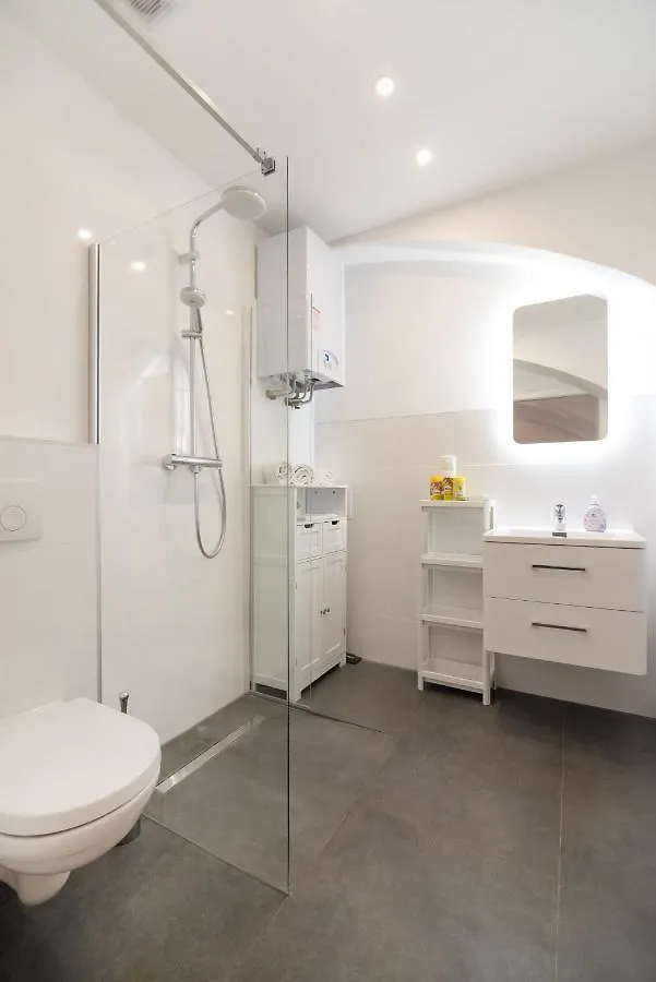 Ferienwohnung Der Fuchsbau - Neu, kuschelig und zentral im Grünen Wien 0*,  Österreich