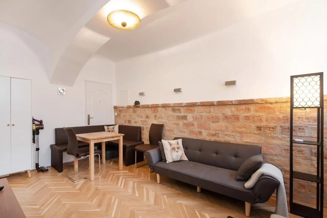 Ferienwohnung Der Fuchsbau - Neu, kuschelig und zentral im Grünen Wien 0*,  Österreich