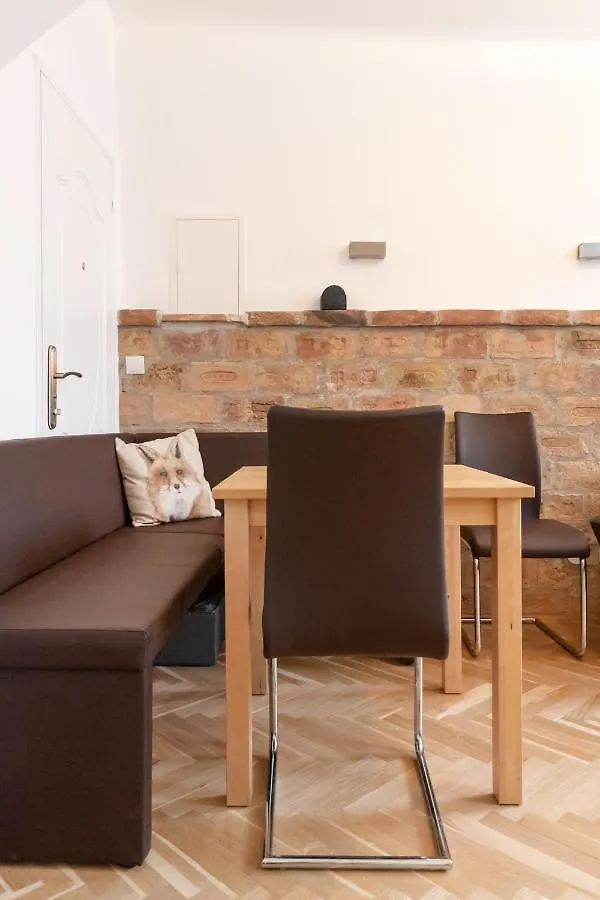 Ferienwohnung Der Fuchsbau - Neu, kuschelig und zentral im Grünen Wien 0*,  Österreich